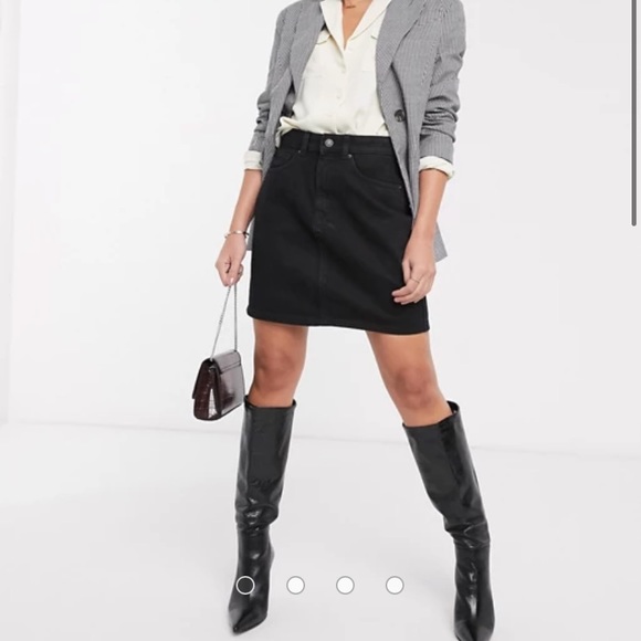 Vero Moda Dresses & Skirts - Veto Moda Mini Skirt
